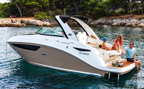Cabin-cruiser intraborda - SUNDANCER 265 - Sea Ray - open / de deporte / 8 personas máx.