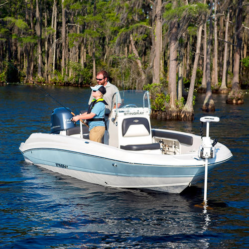 Deck-boat fueraborda - 186CC - Stingray Boats - de esquí acuático / de pesca deportiva / 7 personas máx.