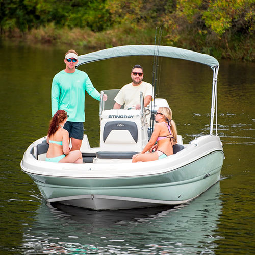 Deck-boat fueraborda - 206CC - Stingray Boats - de esquí acuático / de pesca deportiva / 9 personas máx.