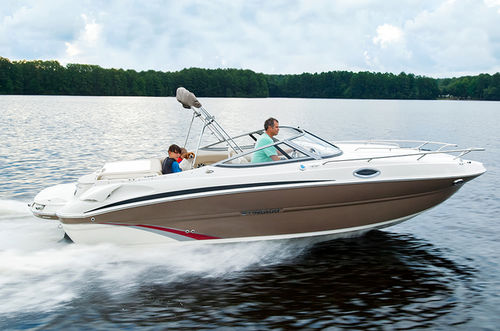 Cabin-cruiser intraborda - 235CR - Stingray Boats - open / 12 personas máx. / con 3 literas