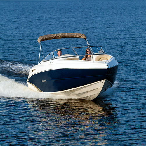 Runabout intraborda - 250LR - Stingray Boats - con doble consola / bow-rider / de esquí acuático