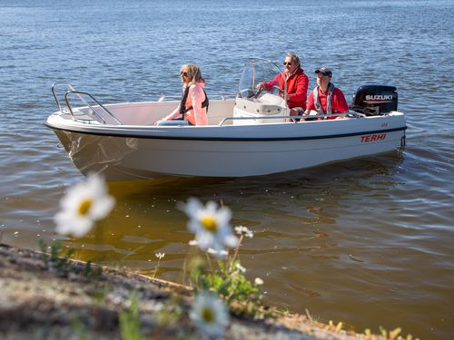 Barco open fueraborda - 450 CC - Terhi Oy - con consola central / de pesca deportiva / 7 personas máx.