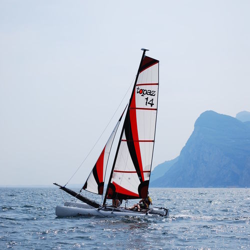Catamarán deportivo de recreo - TOPAZ 14 - Topper - doble / con dos trapecios / spinnaker asimétrico