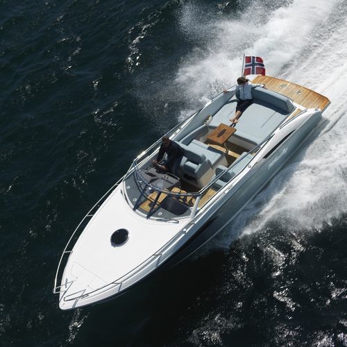 Barco cabinado intraborda - 32Grand Zonda - Windy - bimotor / open / con doble consola