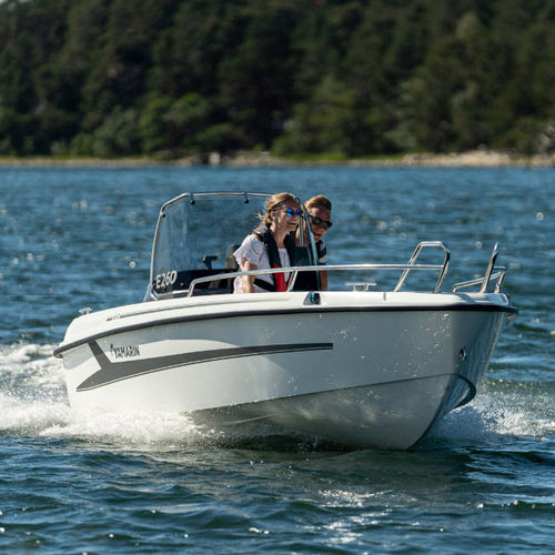 Barco open fueraborda - 46 SC - Yamarin - con consola lateral / de pesca deportiva / 5 personas máx.