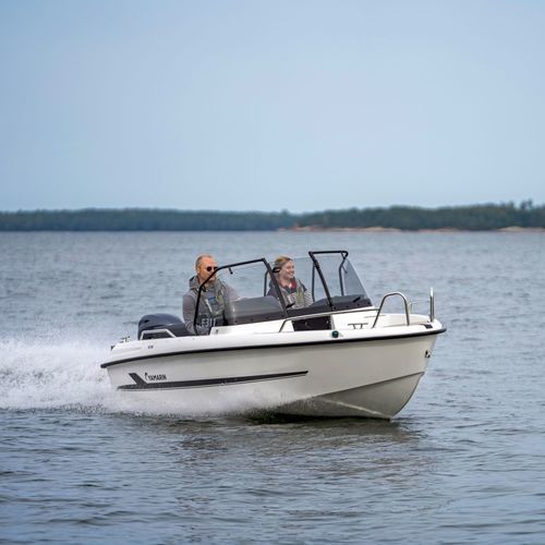 Runabout fueraborda - 50 BR - Yamarin - con doble consola / bow-rider / open