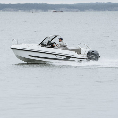 Barco open fueraborda - 59 SC - Yamarin - con consola lateral / de pesca deportiva / 6 personas máx.