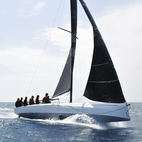 Velero de regata - ClubSwan 36 - Nautor Swan - con foil / con bauprés / con mástil de carbono