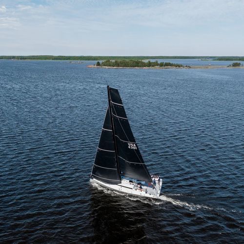 Velero de regata y crucero - ClubSwan 43 - Nautor Swan - one design / con 1 camarote / con bauprés