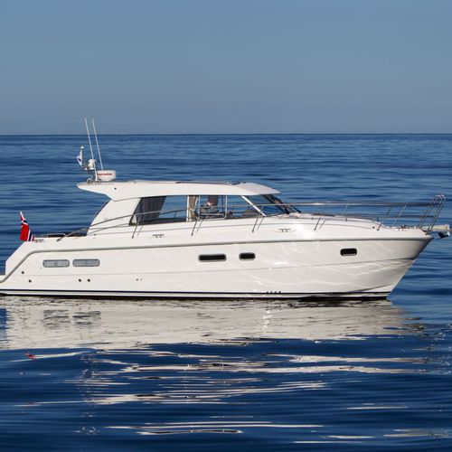 Barco cabinado intraborda - SAGA 365 - Saga boats - con hard-top