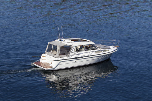 Barco cabinado intraborda - SAGA 320 SUNTOP - Saga boats - con hard-top