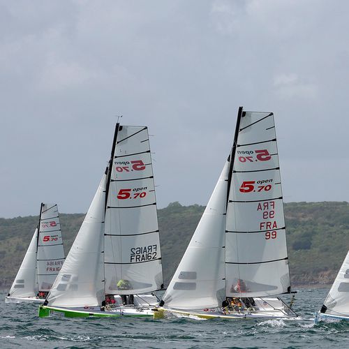 Velero de quilla deportivo - 5.70 - Hobie Cat USA - monotipo / open / con quilla retráctil