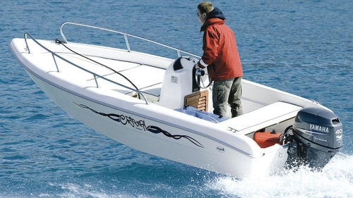 Barco open fueraborda - CRISTAL 450 SUN - Capelli - con consola central / de pesca deportiva / 5 personas máx.