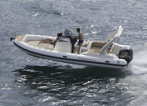 Embarcación neumática fueraborda - TEMPEST 800  - Capelli - semirrígida / con consola central / open