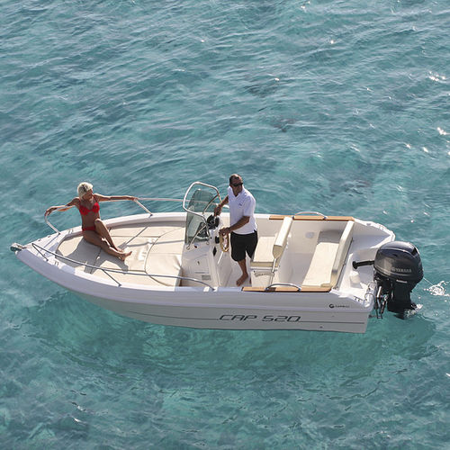 Barco open fueraborda - CAP 520 - Capelli - con consola central / de esquí acuático / 6 personas máx.