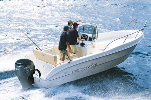 Barco open fueraborda - FREEDOM 20  - Capelli - con consola central / de pesca deportiva / 7 personas máx.