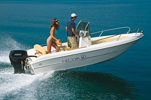 Barco open fueraborda - FREEDOM 16  - Capelli - con consola central / 7 personas máx. / con solárium