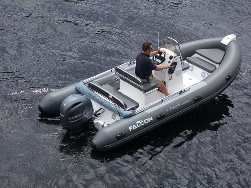 Embarcación neumática fueraborda - 520  - Falcon Inflatables - bimotor / RHIB / con consola central