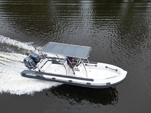 Embarcación neumática fueraborda - 760 - Falcon Inflatables - RHIB / con consola central / multiusos