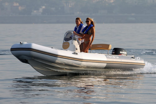 Embarcación neumática fueraborda - MEDLINE 500   - ZODIAC - RIB / con consola lateral / open