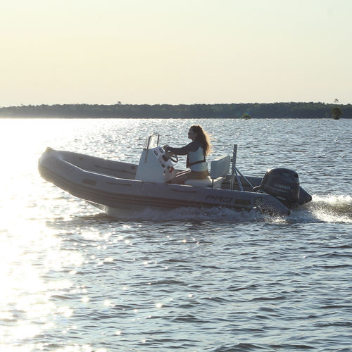 Embarcación neumática fueraborda - PRO 500 - ZODIAC - RIB / con consola central / open