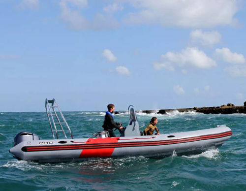 Embarcación neumática fueraborda - Pro 750 - ZODIAC - bimotor / RIB / con consola central