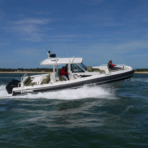 Barco open fueraborda - X10CC - ZODIAC - bimotor / con consola central / de deporte