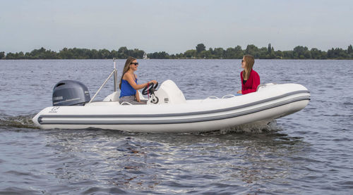 Embarcación neumática fueraborda - YACHTLINE 490 - ZODIAC - RIB / con consola lateral / open