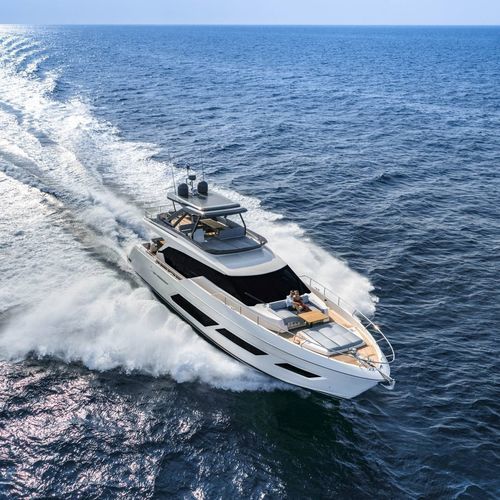 Yate a motor de crucero - 720 - Ferretti Yachts - con fly / con 3 camarotes