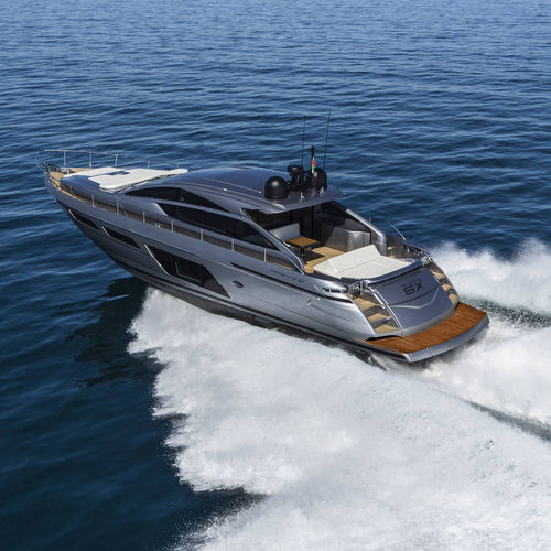 Yate a motor de crucero - 6X - Pershing - con hard-top / V-drive / con 3 camarotes