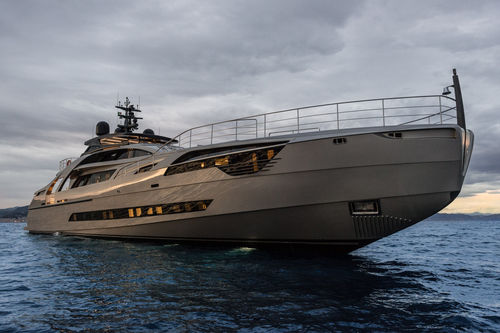 Superyate de gran velocidad - 140 - Pershing - con fly / con 5 camarotes / de aluminio