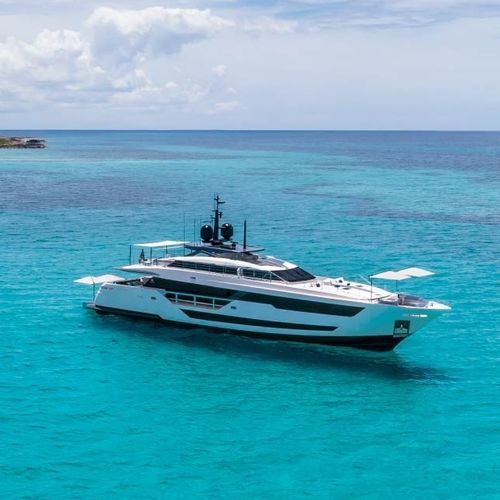 Superyate de crucero - 120' - Custom Line Yacht - con fly / con 5 camarotes / PRV