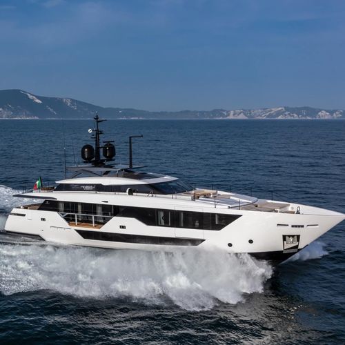 Superyate de crucero - 106' - Custom Line Yacht - con fly / línea de eje / con 5 camarotes