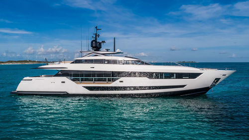 Superyate de crucero - Navetta 42  - Custom Line Yacht - con fly / con 5 camarotes / PRV