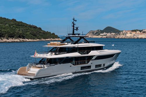 Superyate de crucero - Navetta 38 - Custom Line Yacht - con caseta de timón / V-drive / con 5 camarotes