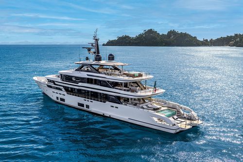Megayate de crucero - 50 - Custom Line Yacht - americano / raised pilothouse / con 5 camarotes