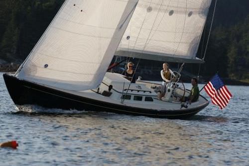 Velero daysailer - M36 - Morris Yachts - con 1 camarote / con center cockpit / con mástil de carbono