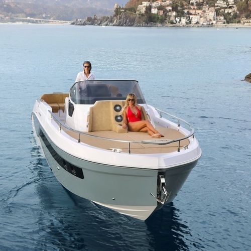 Barco cabinado fueraborda - NEXT 330 LX - Ranieri International - bimotor / open / 12 personas máx.