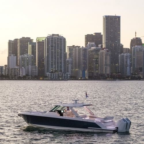 Barco cabinado fueraborda - 43LS - Tiara Yachts - diésel / bimotor / con hard-top