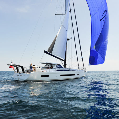 Yate de vela de crucero - 60 - Chantiers Amel - con 3 camarotes / con center cockpit / de fibra de vidrio