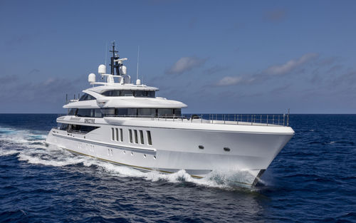 Megayate de crucero - SPECTRE - Benetti - raised pilothouse / con 6 camarotes / con piscina
