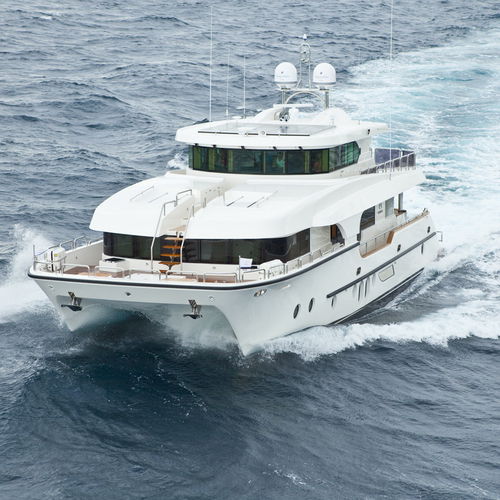 Yate a motor catamarán - CC80 - Horizon - de crucero / con caseta de timón / con 4 camarotes