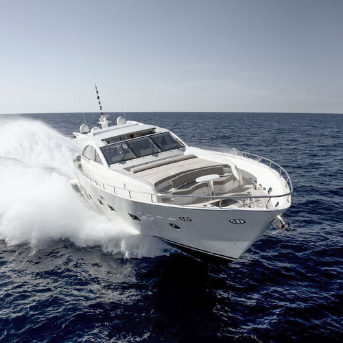 Yate a motor de crucero - 2800 - Couach - con hard-top / surface drive / con 4 camarotes