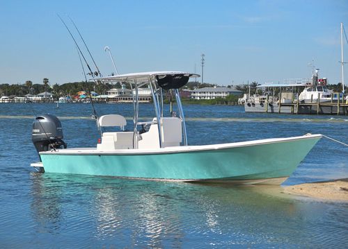 Bay boat fueraborda - 23 Dorado SE - Dorado - con fly / con consola central / de pesca deportiva