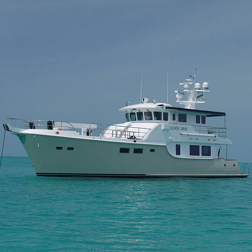 Yate a motor de gran velocidad - 63 - Nordhavn - trawler / con caseta de timón / de desplazamiento