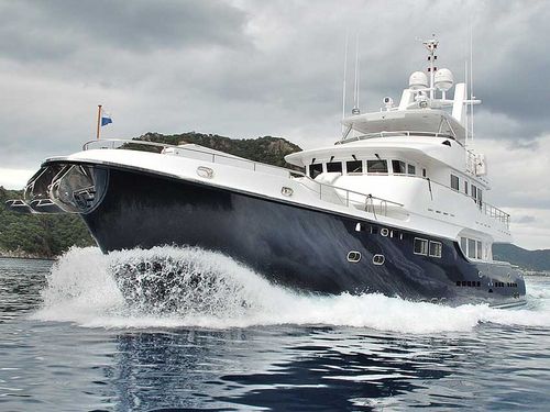 Yate a motor offshore - 86 - Nordhavn - trawler / con fly / con caseta de timón