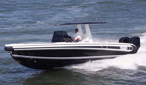 Barco open fueraborda - Chase Series 31 - Novurania - diésel / bimotor / con consola central