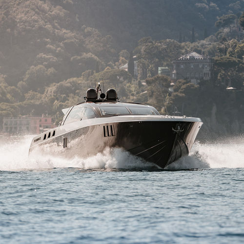 Yate a motor de crucero - 80' HT - Otam - con hard-top / IPS / con 4 camarotes