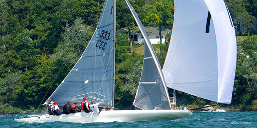 Velero de quilla deportivo - A SCOW. - Melges - con bauprés / con mástil de carbono / transportable