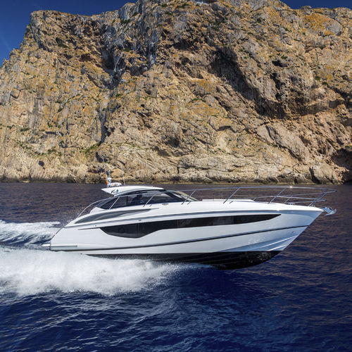 Barco cabinado intraborda - V40 - Princess - diésel / bimotor / de desplazamiento